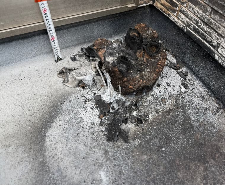ベランダ防水層の被害状況（実際の調査写真）